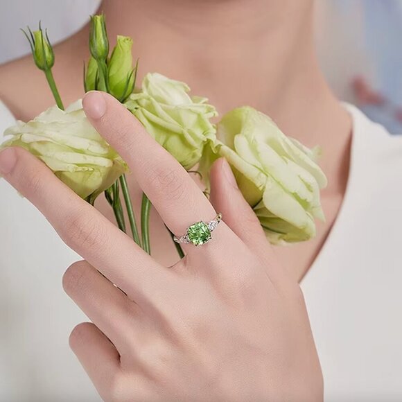 NEW 18k White Gold Peridot Diamond Ring Cushion Cut - Picture 2 of 5